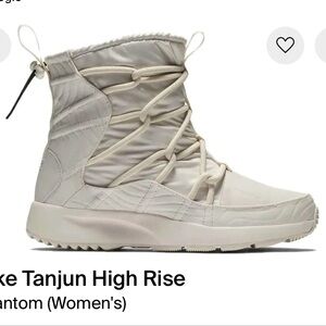 New without tags never worn Nike snow boots Tanjun in phantom cream size 9